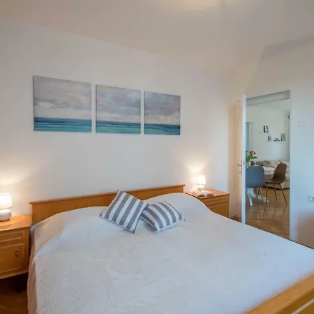 App Lov Apartment Umag Exterior photo