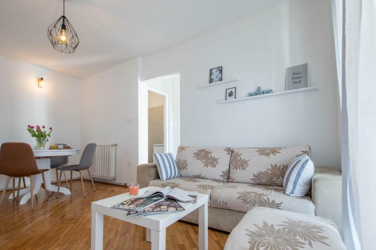 App Lov Apartment *